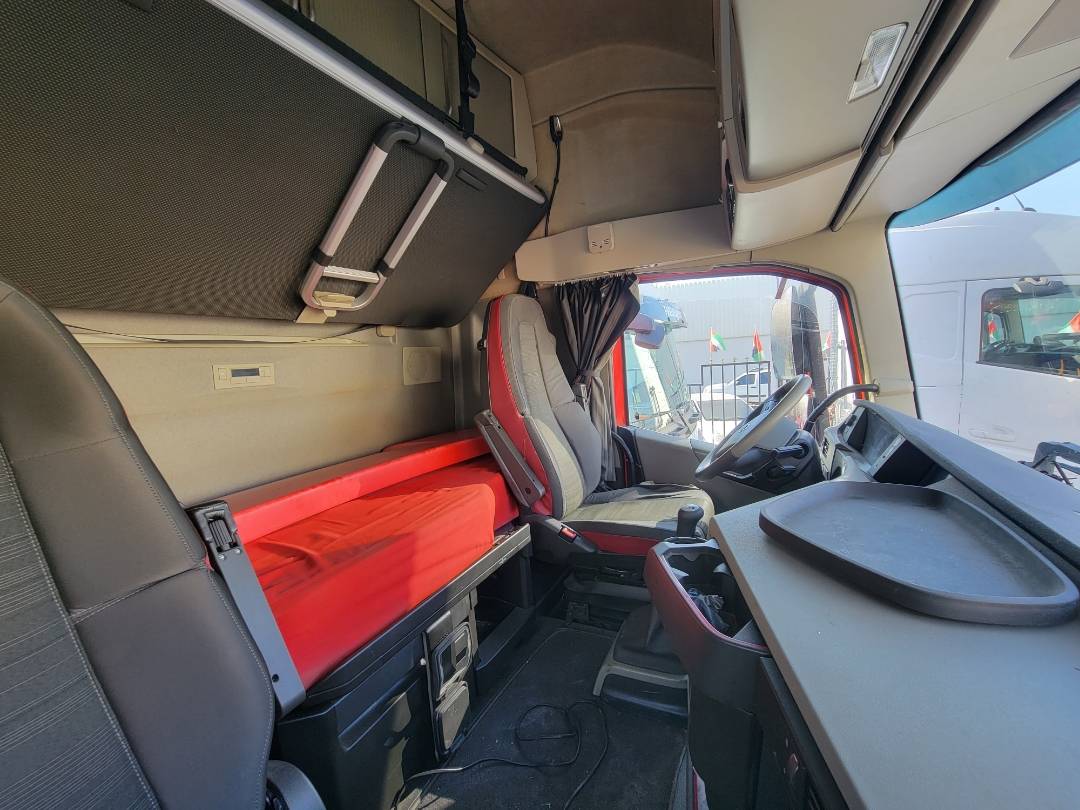 2014 VOLVO FH-Series — 1228804 KM — Lot 699530 — Main - Marhaba Auctions Used Cars - Image 9