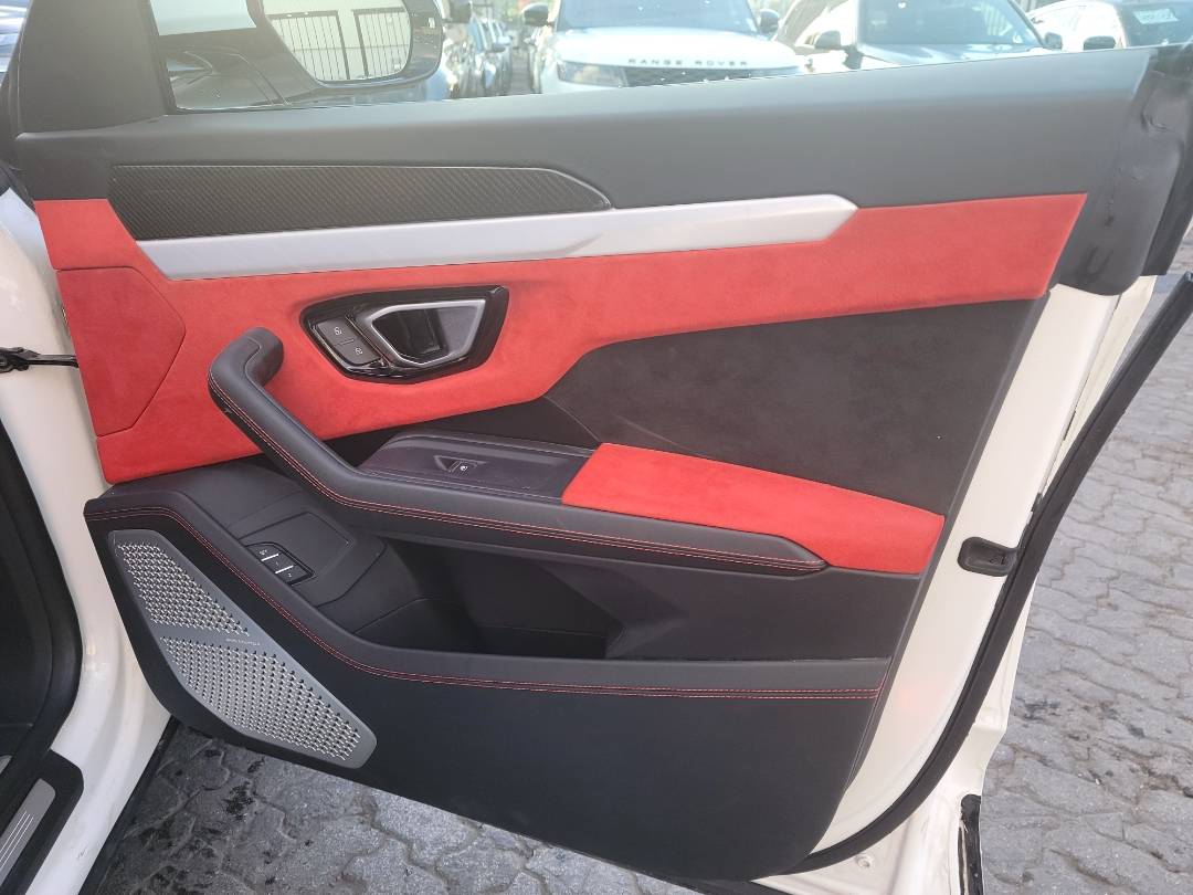 2019 LAMBORGINI URUS — 135579 KM — Lot A00652 - Marhaba Auctions Used Cars - Image 14
