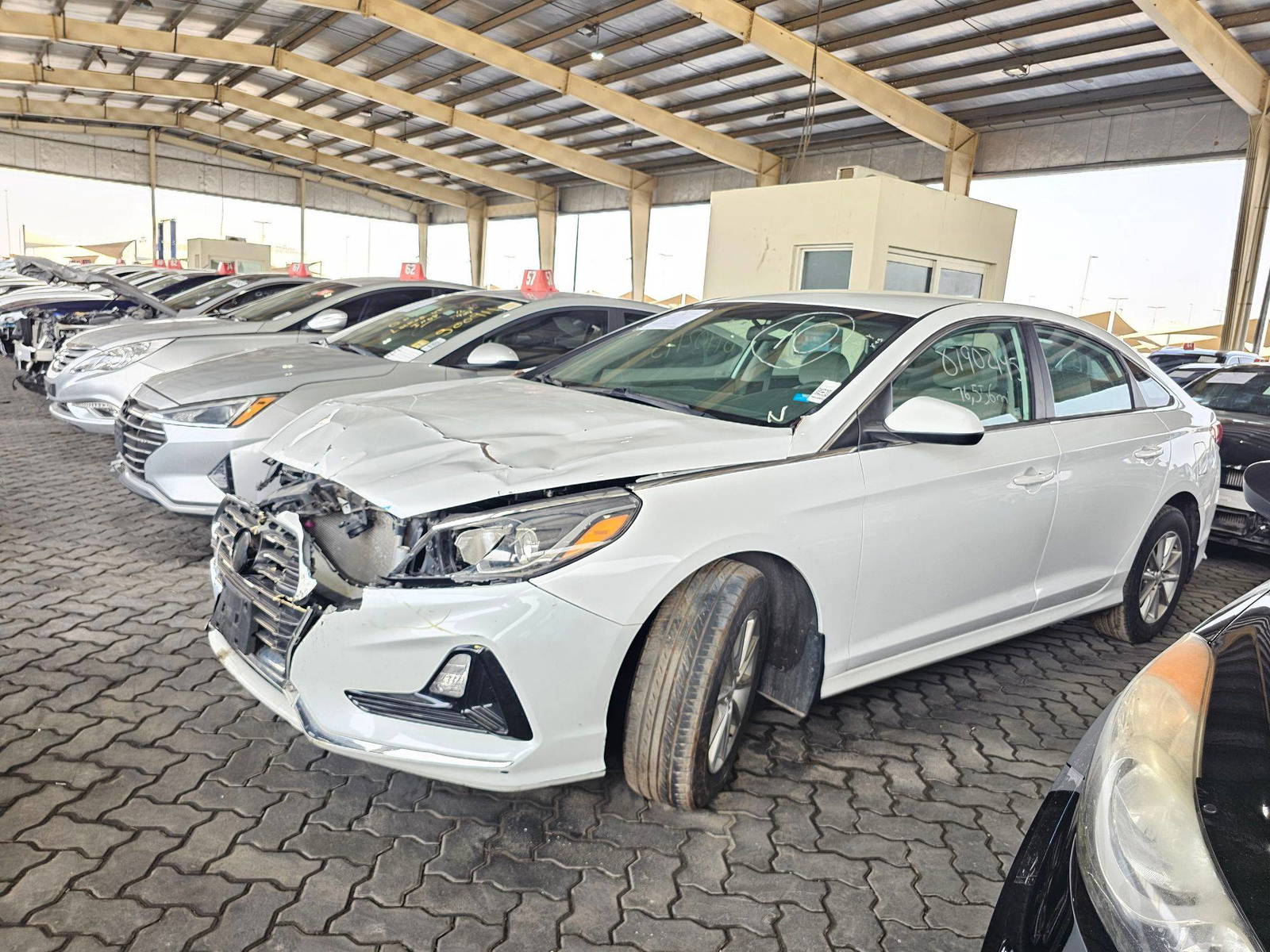 2018 HYUNDAI SONATA — 76556 Miles — Lot F2JH724366 — Souq - Marhaba Auctions Used Cars - Image 5