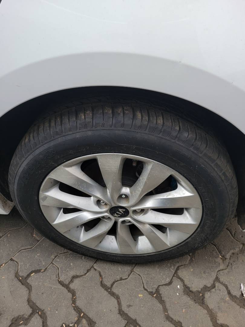 2018 KIA OPTIMA — 170815 Miles — Lot JG268195 — Main - Marhaba Auctions Used Cars - Image 9