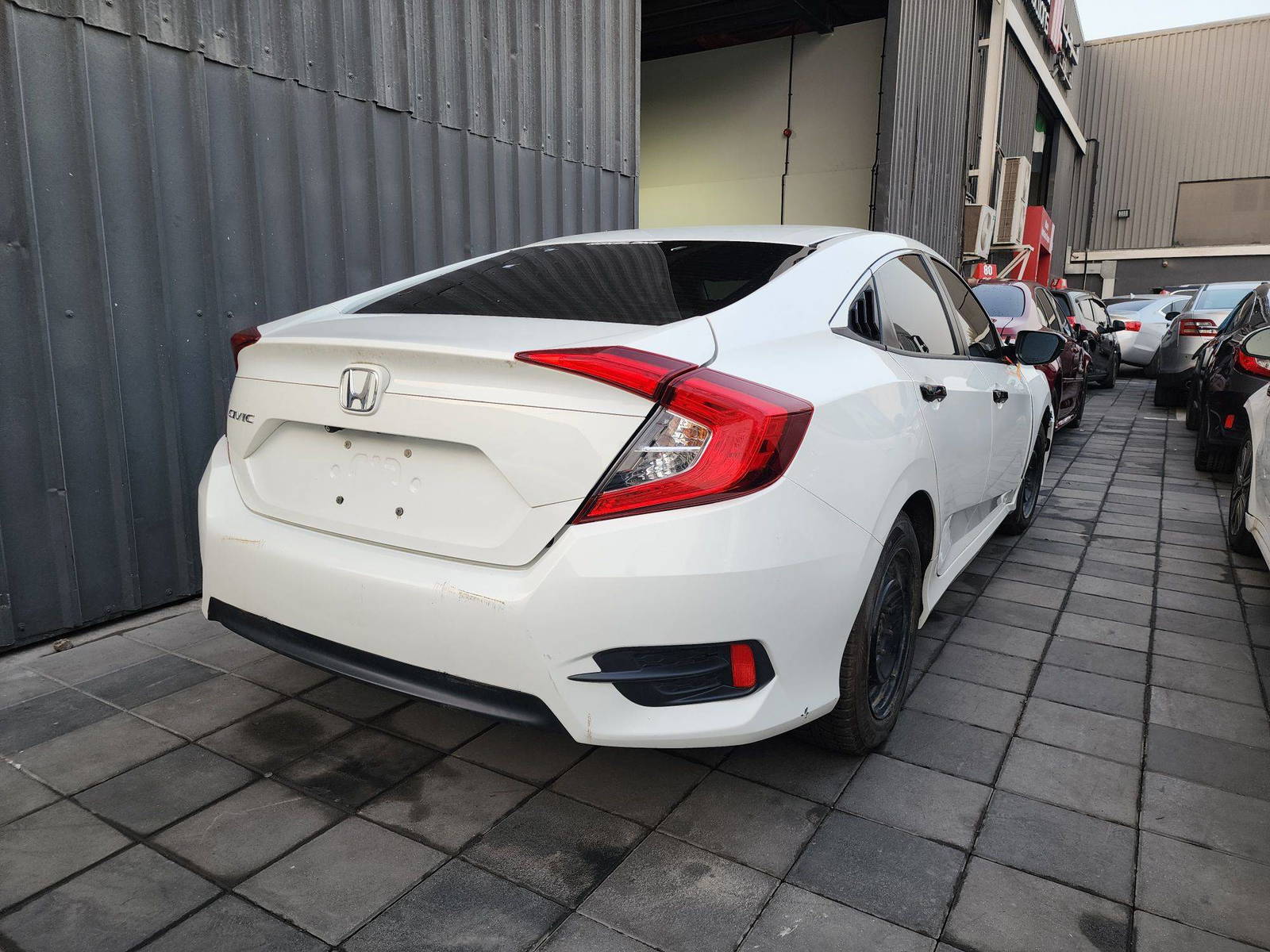 2016 HONDA CIVIC — 112317 KM — Lot 037293 — Main - Marhaba Auctions Used Cars - Image 6