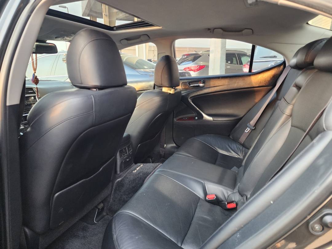 2007 LEXUS IS 250 — 144419 KM — Lot 27729 — Main - Marhaba Auctions Used Cars - Image 9