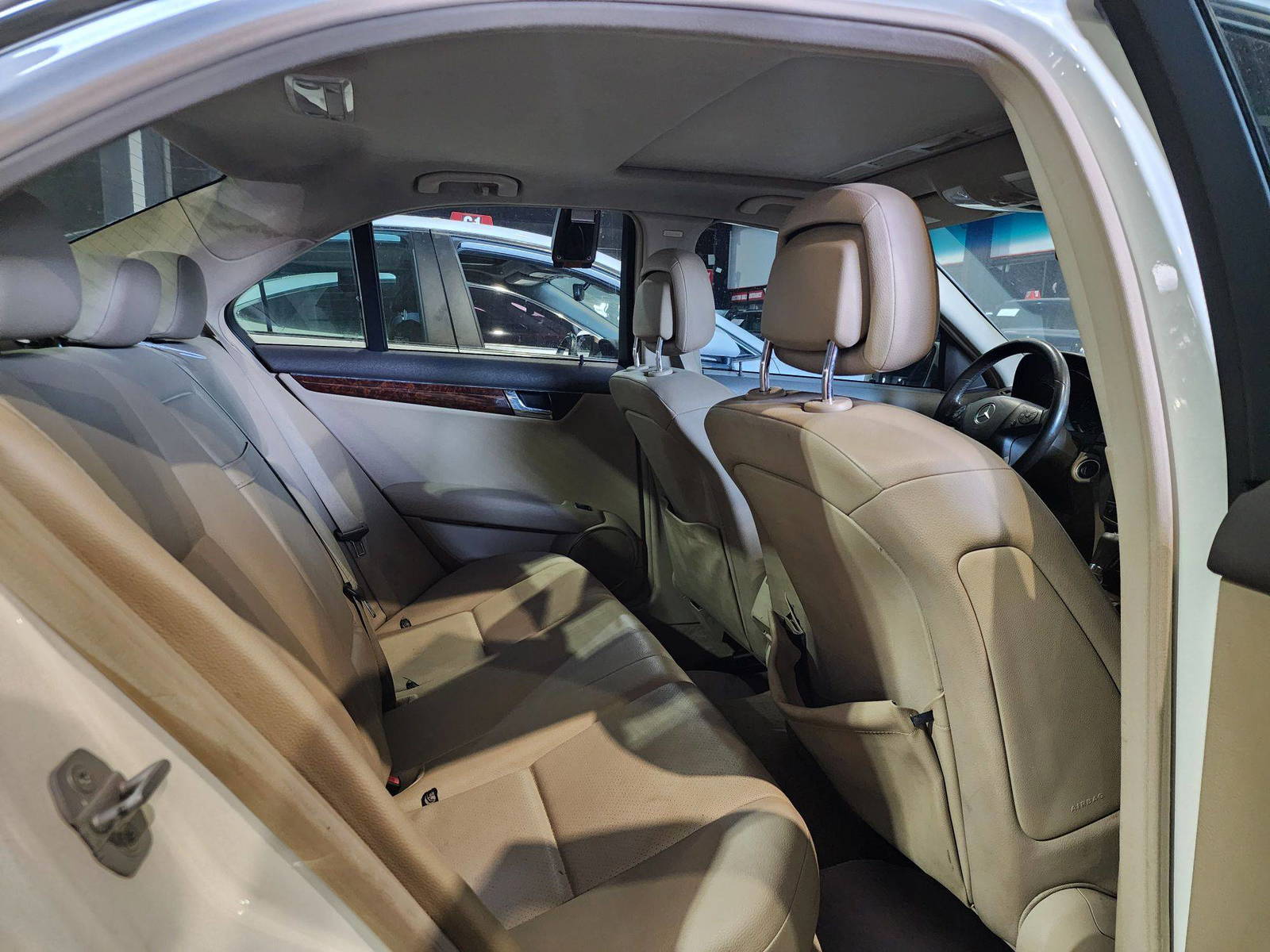 2010 MERCEDES BENZ C300 — 264950 KM — Lot 088797 — Al Quoz - Marhaba Auctions Used Cars - Image 7