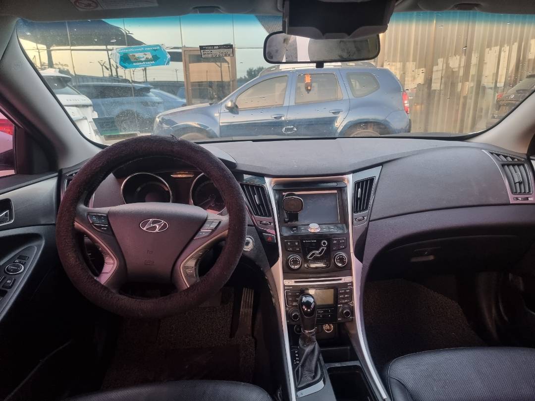 2012 HYUNDAI SONATA — 226199 KM — Lot 013289 — Souq - Marhaba Auctions Used Cars - Image 8