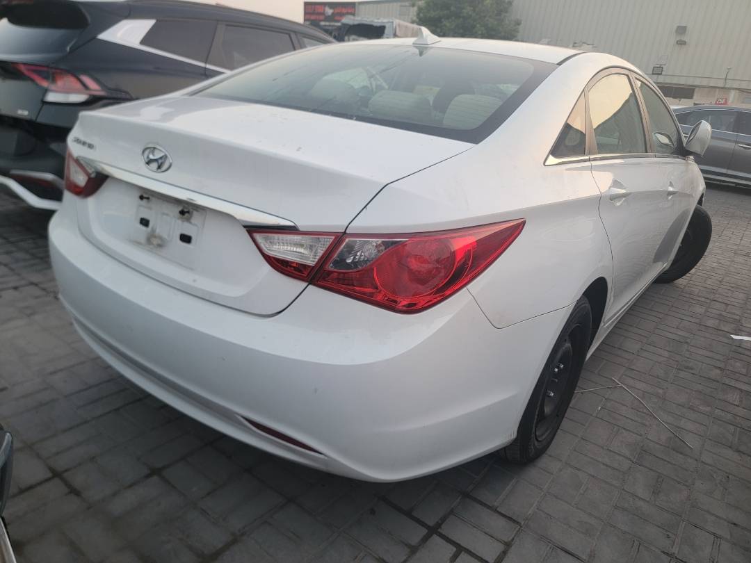 2013 HYUNDAI SONATA — 220557 Miles — Lot XDH599899 — Main - Marhaba Auctions Used Cars - Image 4