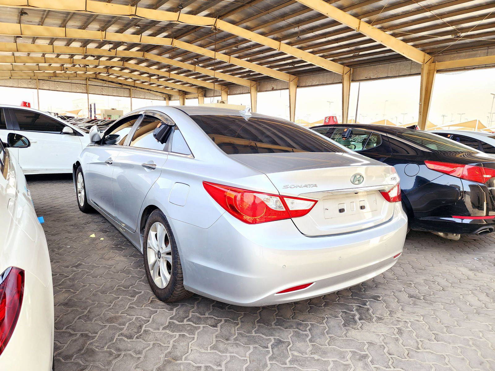 2011 HYUNDAI SONATA — 132684 KM — Lot 254930 — Souq - Marhaba Auctions Used Cars - Image 5