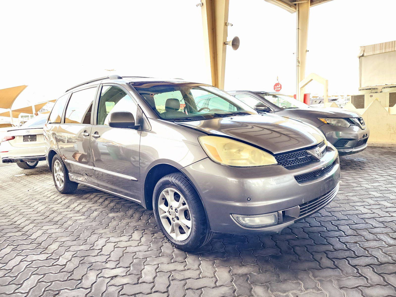 2004 TOYOTA SIENNA — 247231 Miles — Lot 40250755 — Souq - Marhaba Auctions Used Cars - Image 4