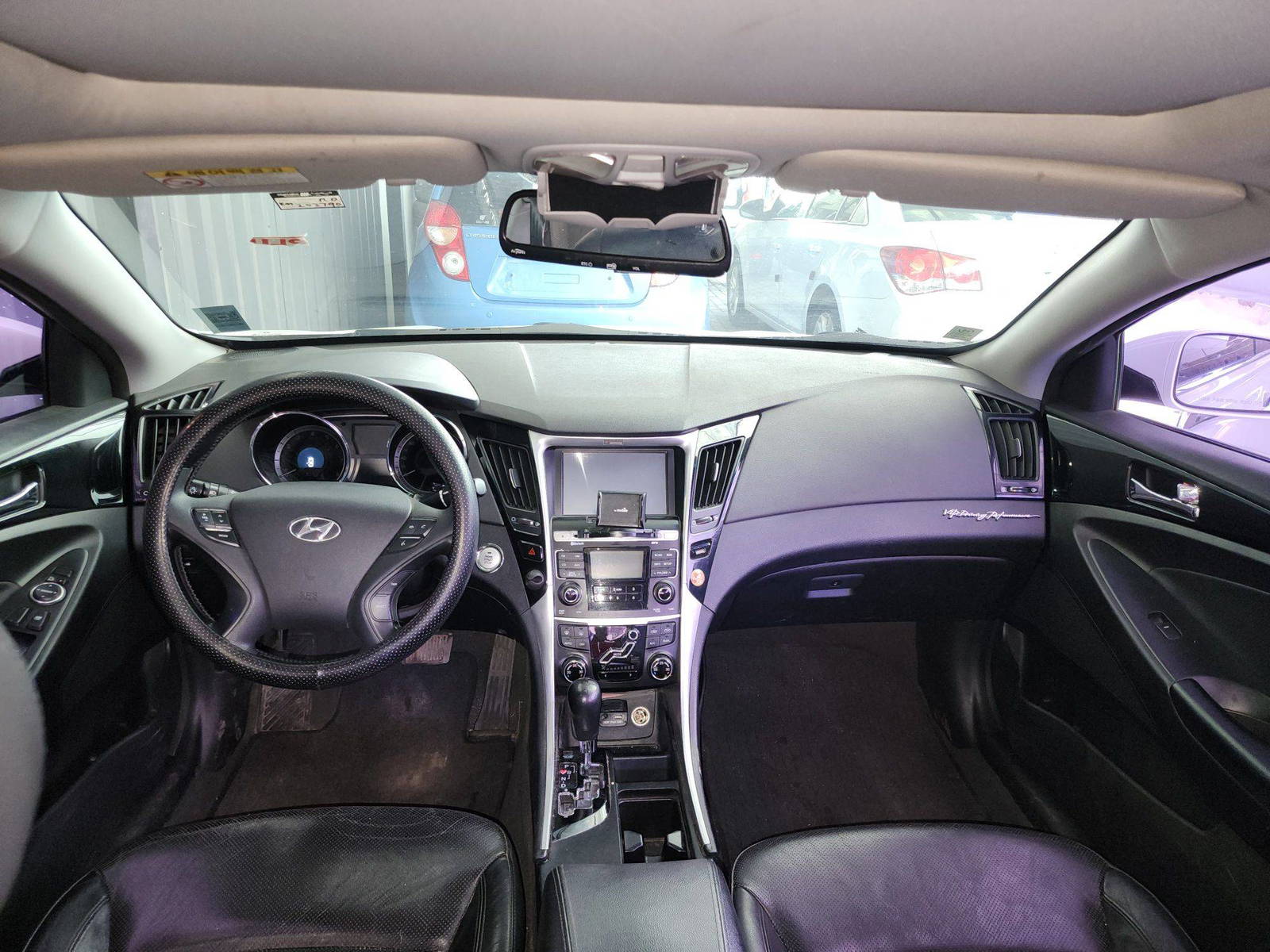 2010 HYUNDAI SONATA — 203790 KM — Lot 101149 — Al Quoz - Marhaba Auctions Used Cars - Image 8