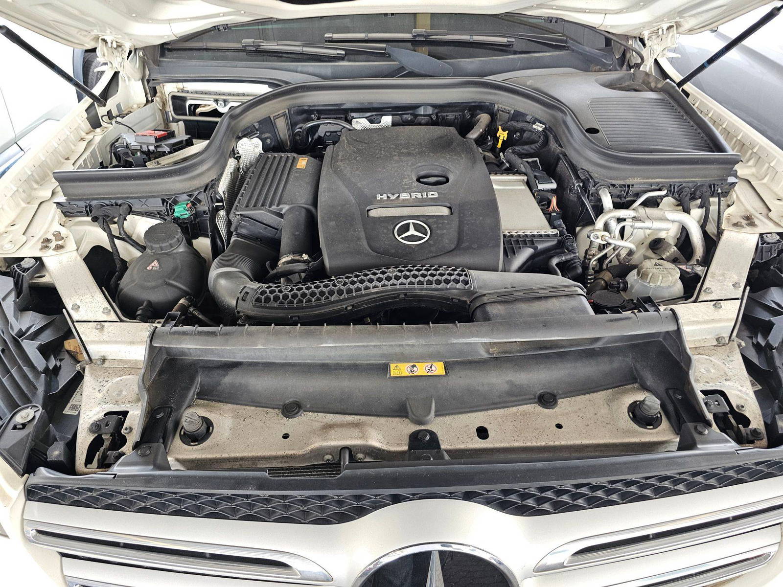 2019 MERCEDES BENZ GLC 350E — 107305 KM — Lot 517931 — Souq - Marhaba Auctions Used Cars - Image 10