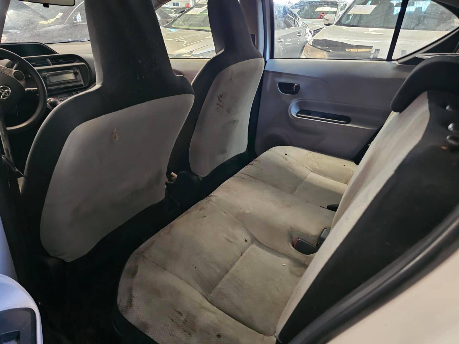 2014 TOYOTA PRIUS — 227112 Miles — Lot XE1065476 — Main - Marhaba Auctions Used Cars - Image 6