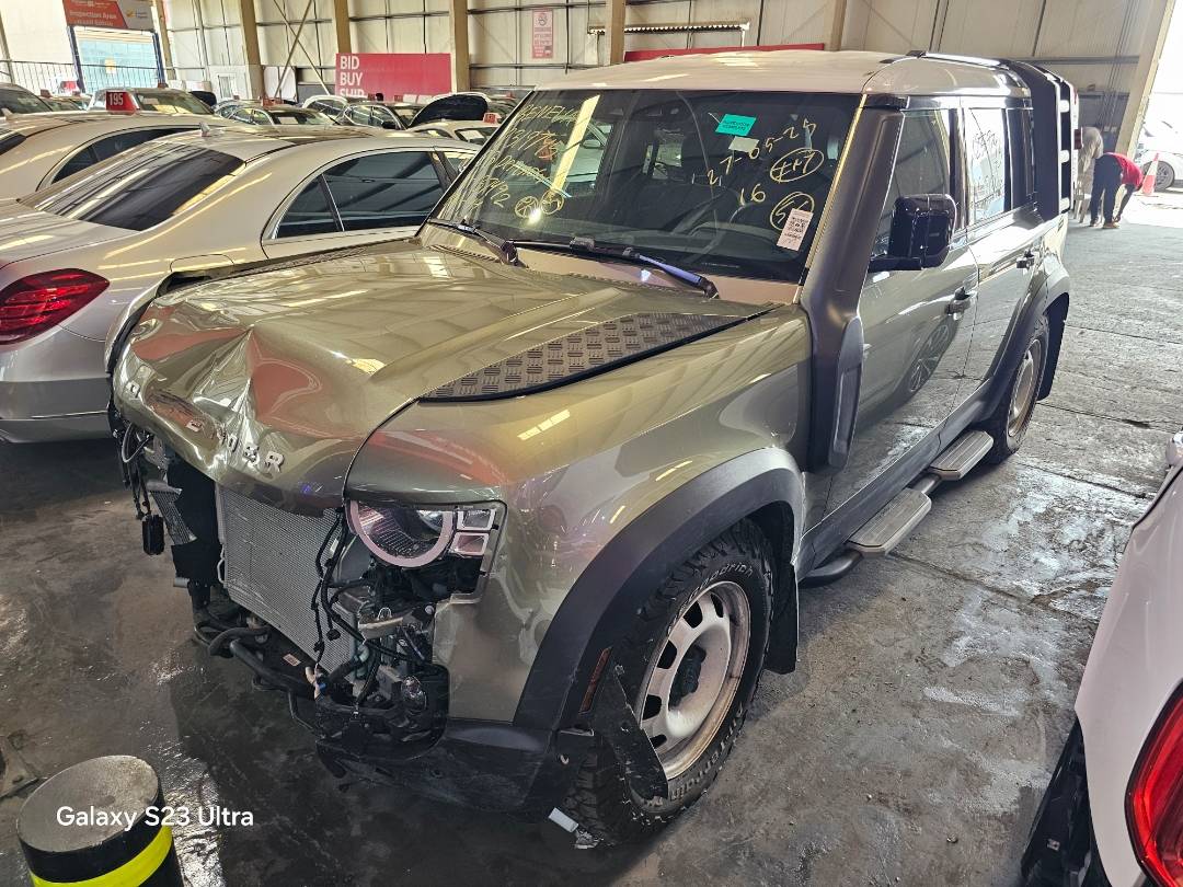 2023 LAND ROVER DEFENDER 110 S — 43495 KM — Lot 5P2137492 — Main - Marhaba Auctions Used Cars - Image 4