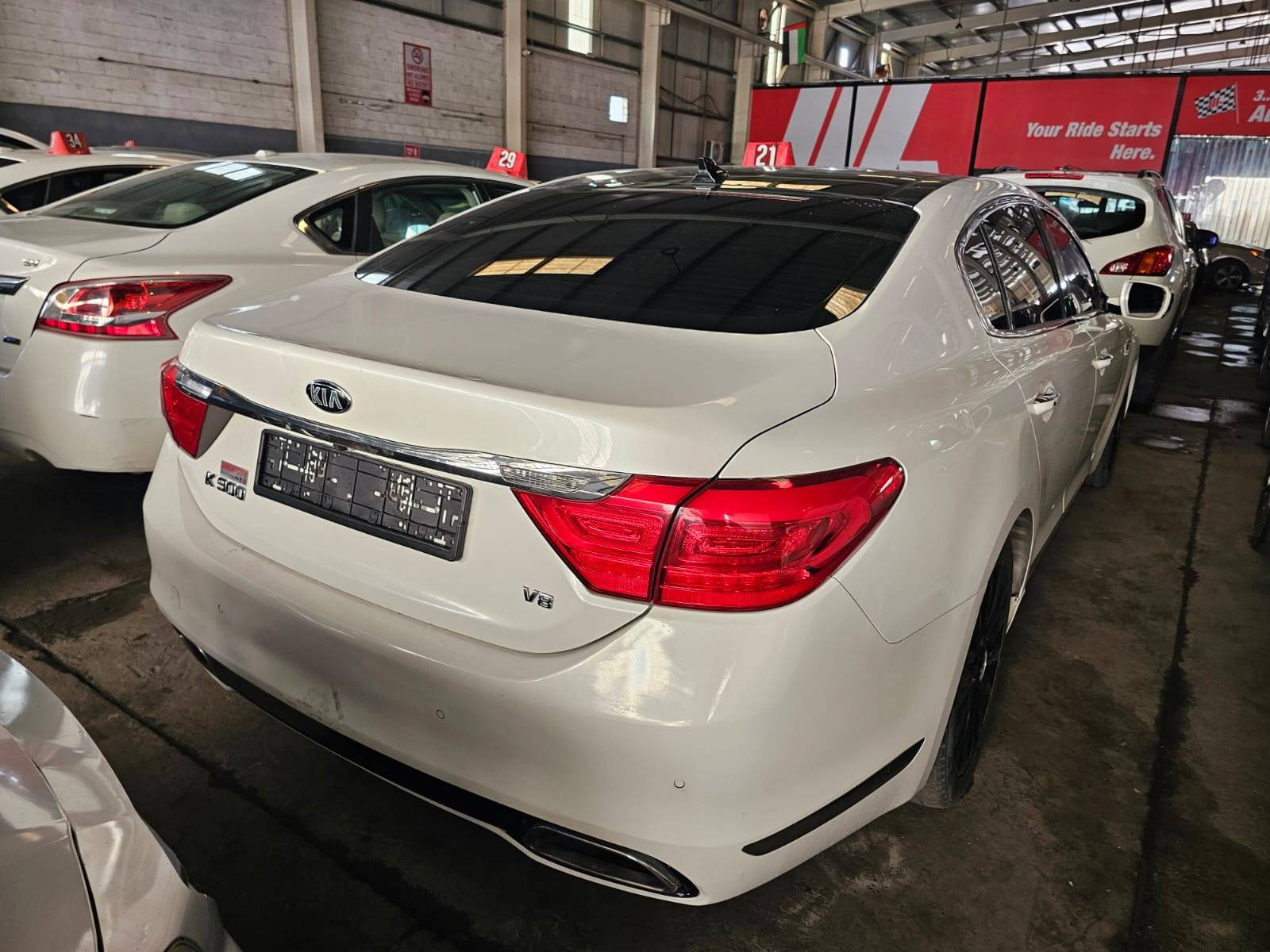2015 KIA K900 — Lot 9F6021724 — Main - Marhaba Auctions Used Cars - Image 3