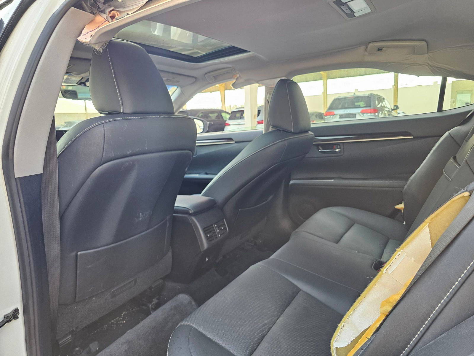 2016 LEXUS ES 350 — 110078 Miles — Lot 2229105 — Souq - Marhaba Auctions Used Cars - Image 6