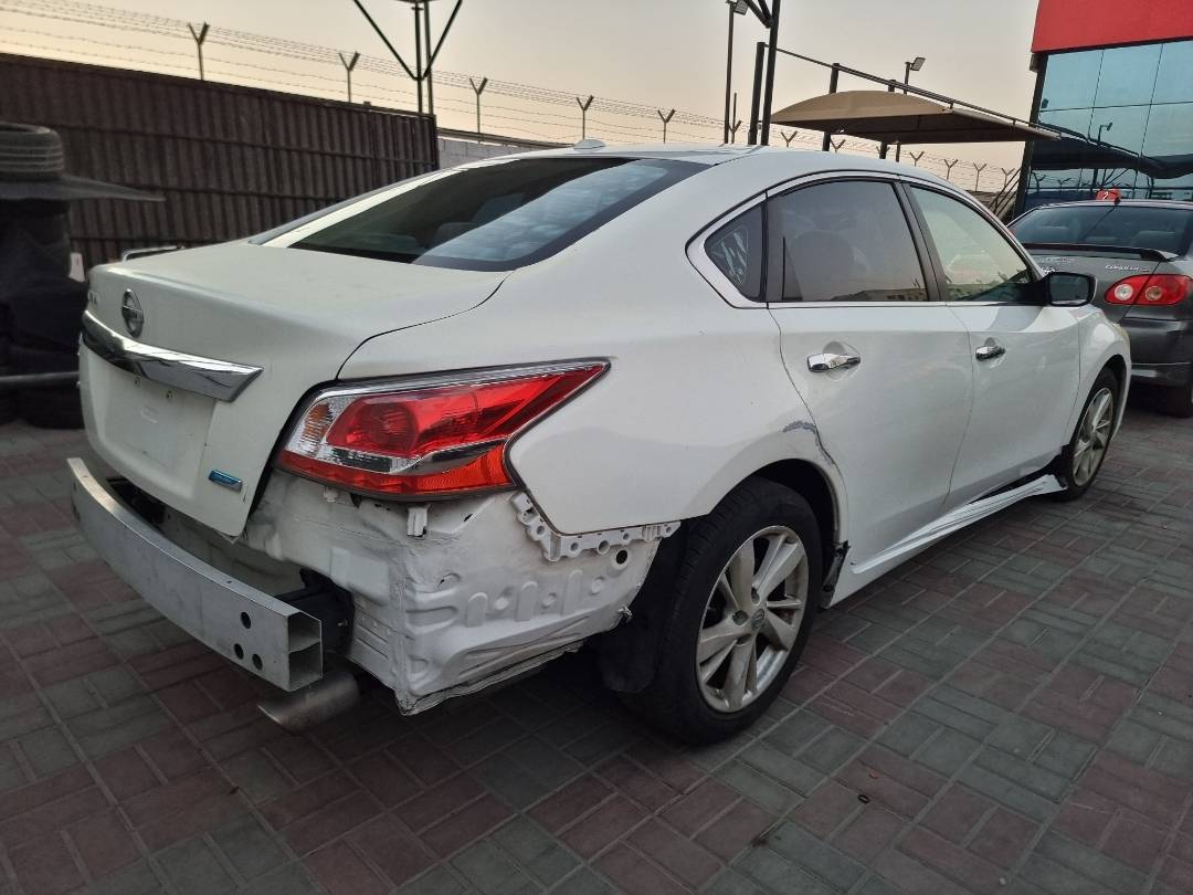 2013 NISSAN ALTIMA — 186157 Miles — Lot 125487 — Souq - Marhaba Auctions Used Cars - Image 4