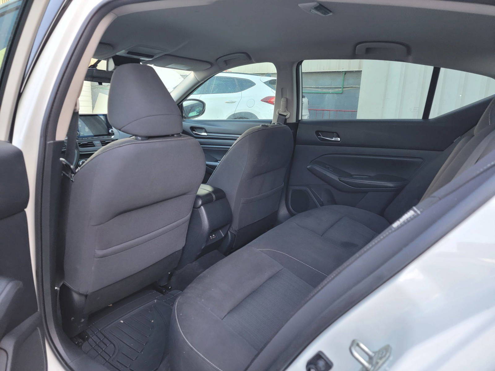2019 NISSAN ALTIMA — 110556 Miles — Lot 86520215 — Main - Marhaba Auctions Used Cars - Image 6