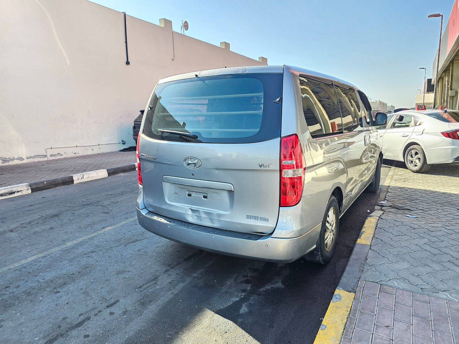 HYUNDAI GRAND STAREX 2016 - Marhaba Auction Used Cars - Image 4