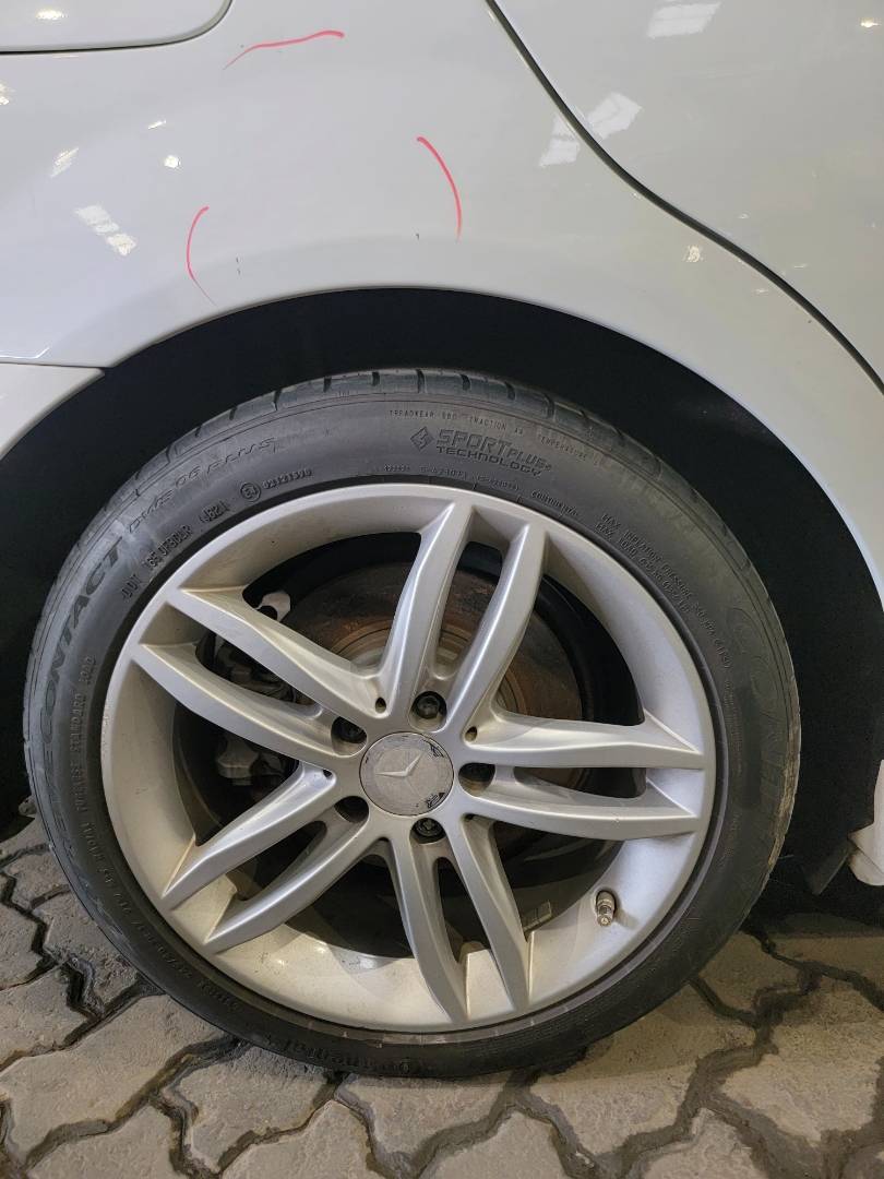 2013 MERCEDES BENZ C-250 — 182781 Miles — Lot DR291771 — Main - Marhaba Auctions Used Cars - Image 4