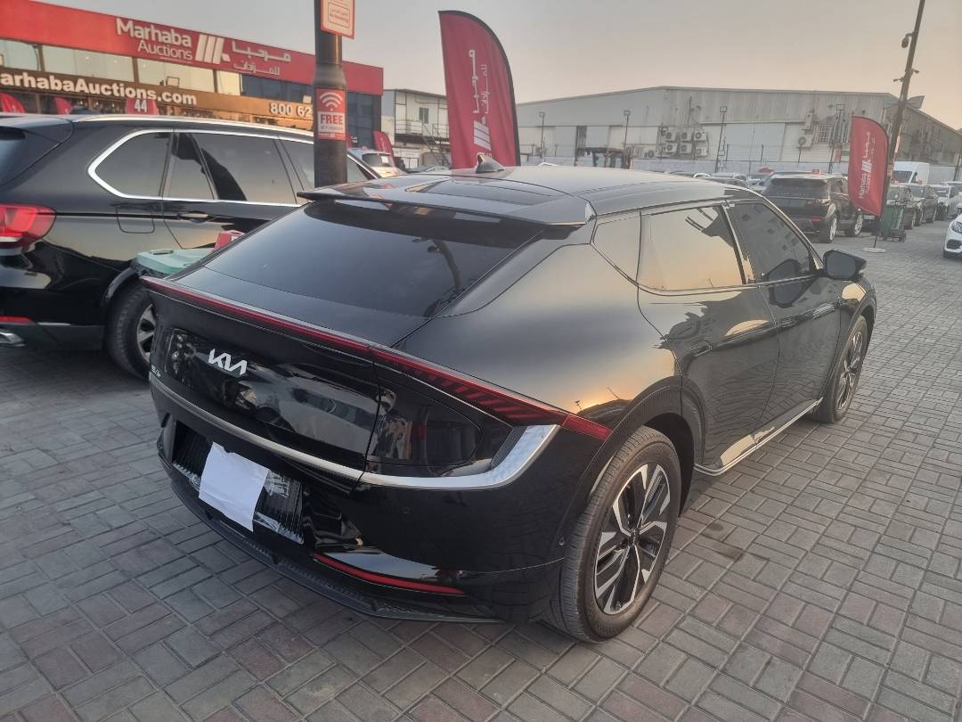 2024 KIA EV6 — 34728 KM — Lot 5618824 — Ind. 12 - Marhaba Auctions Used Cars - Image 3