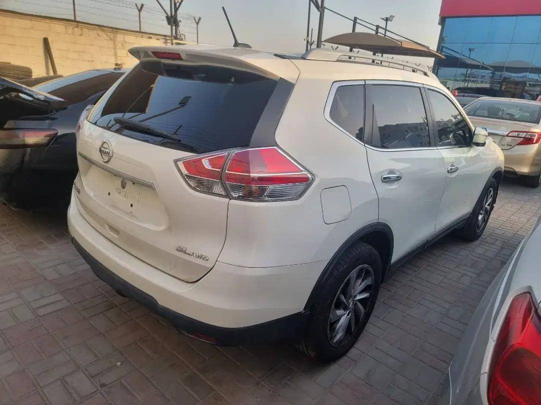 NISSAN ROGUE