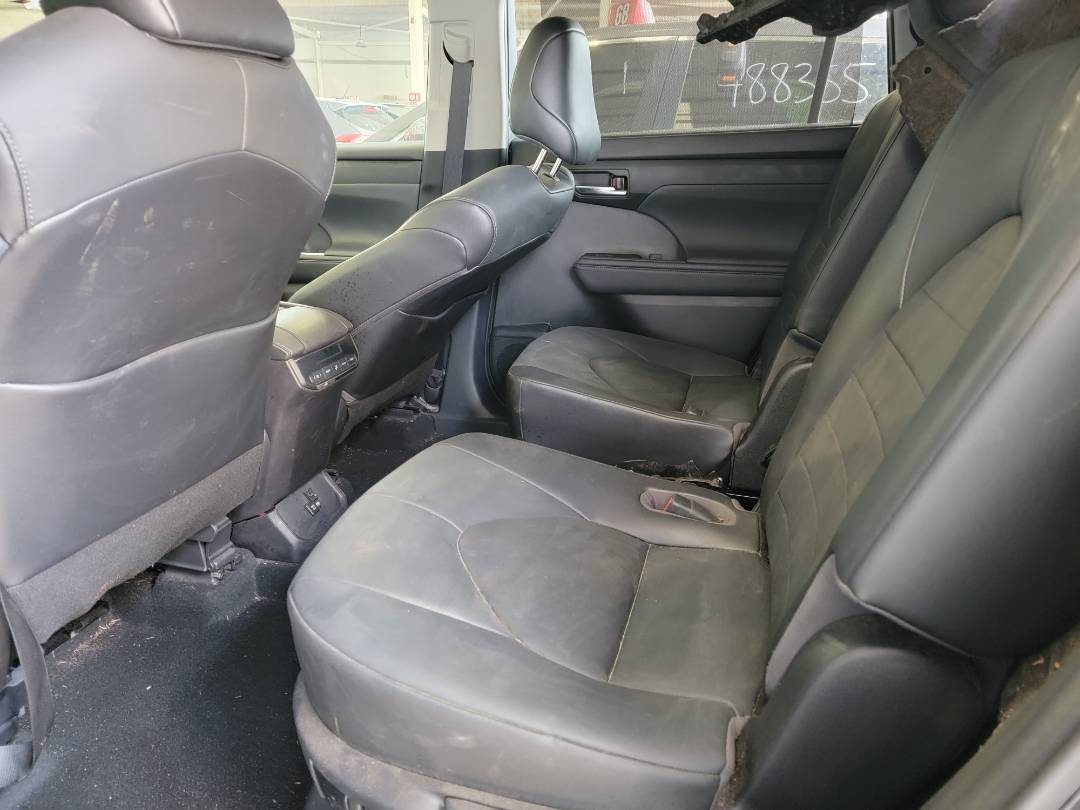2021 TOYOTA HIGHLANDER — 30480 Miles — Lot MS532449 — Main - Marhaba Auctions Used Cars - Image 6