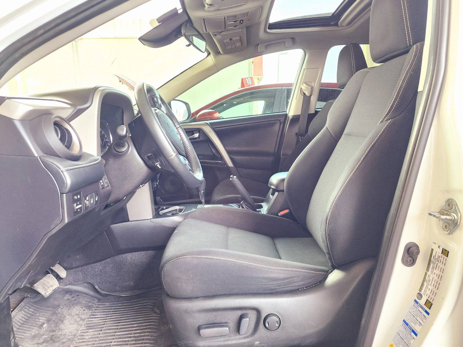 2018 TOYOTA RAV4 — 150600 KM — Lot 75057384 — Souq - Marhaba Auctions Used Cars - Image 9