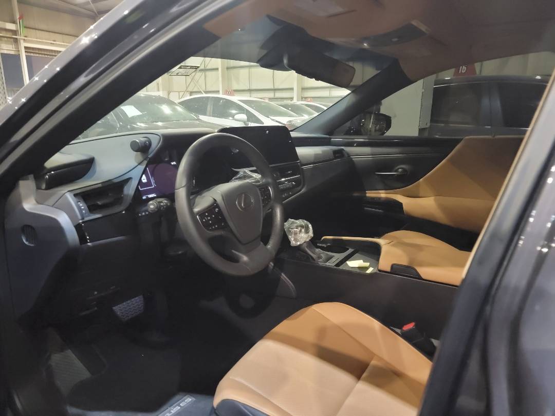 2023 LEXUS ES 350 — 12037 KM — Lot B13PU149640 — Main - Marhaba Auctions Used Cars - Image 6