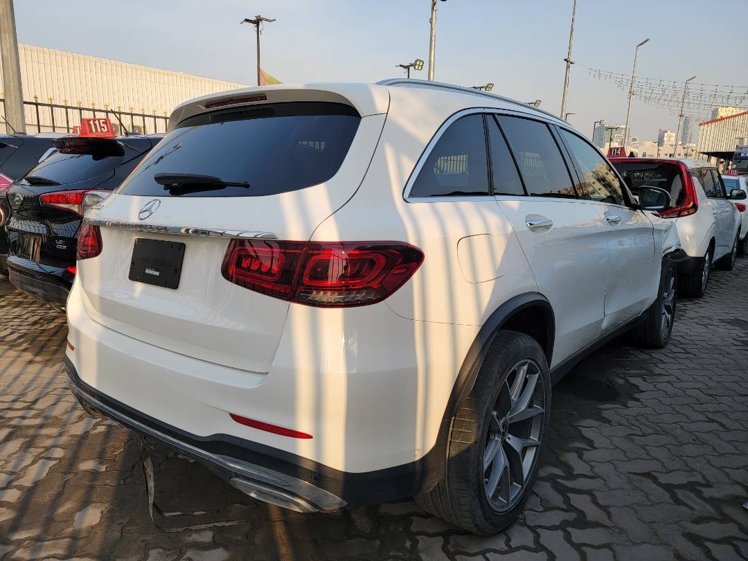 2020 MERCEDES BENZ GLC-300 — 25819 Miles — Lot 1LF739931 — Main - Marhaba Auctions Used Cars - Image 3
