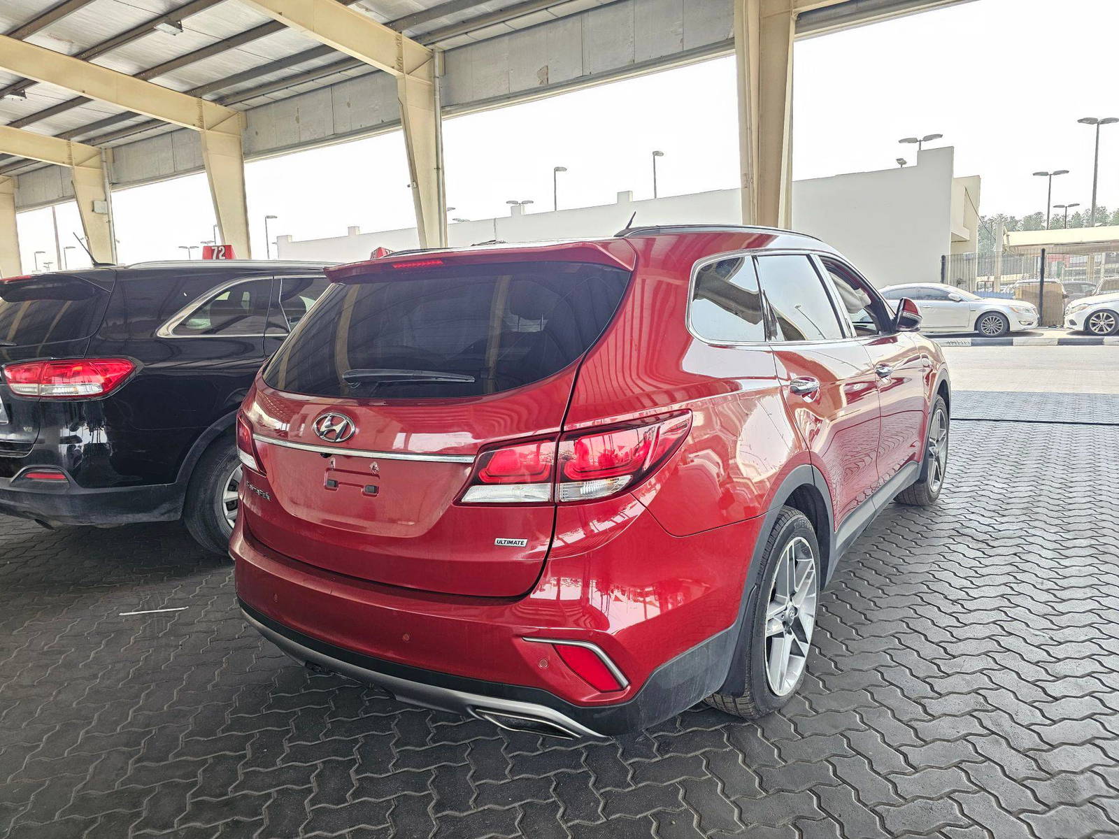2017 HYUNDAI SANTA FE — 115454 Miles — Lot U227015 — Souq - Marhaba Auctions Used Cars - Image 3