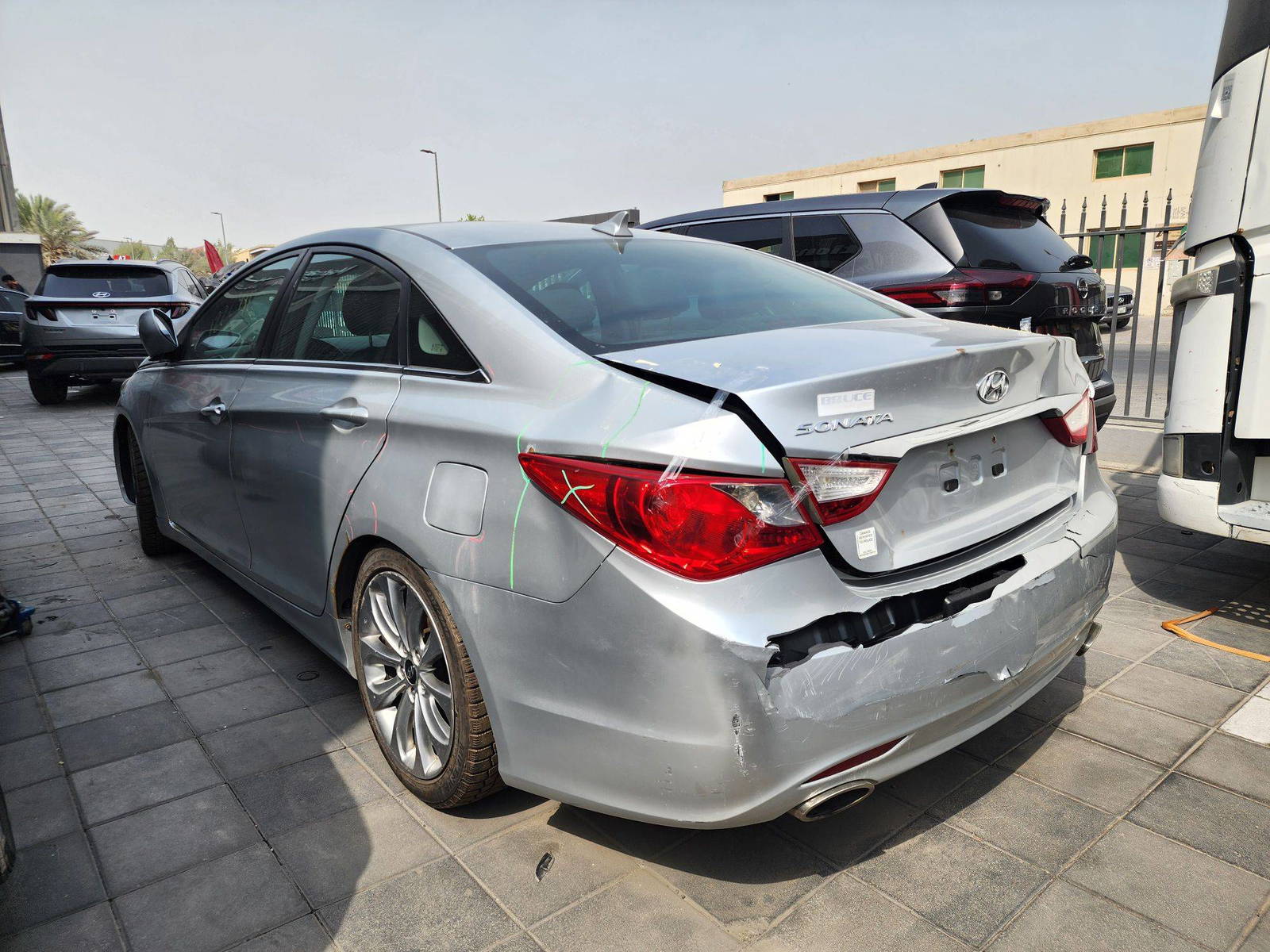 2013 HYUNDAI SONATA — 156987 KM — Lot 12276491 — Al Quoz - Marhaba Auctions Used Cars - Image 5