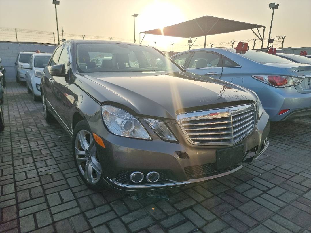 2011 MERCEDES BENZ E 350 — 95220 Miles — Lot 354740 — Ind. 12 - Marhaba Auctions Used Cars - Image 4