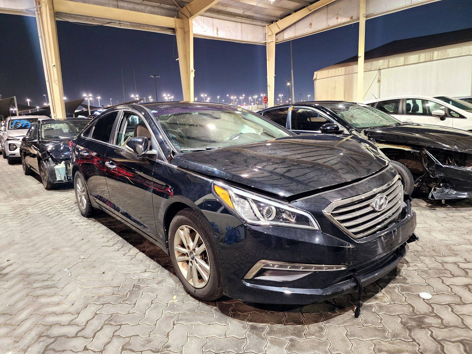 2015 HYUNDAI SONATA — 216926 KM — Lot 08792 — Souq - Marhaba Auctions Used Cars - Image 4