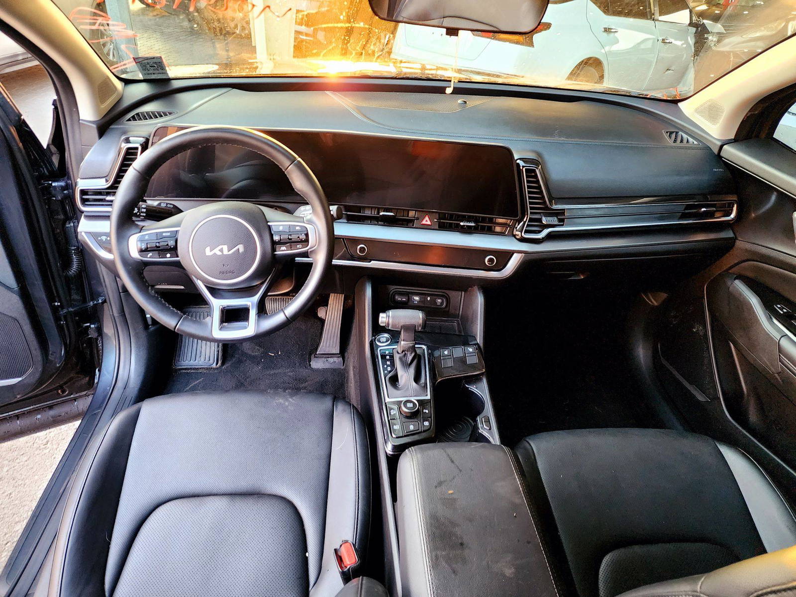 2023 KIA SPORTAGE — 20569 Miles — Lot 40241614 — Souq - Marhaba Auctions Used Cars - Image 7