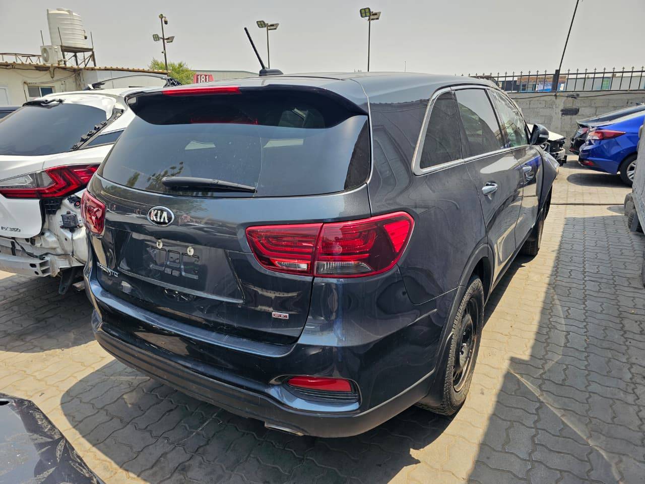 2020 KIA SORENTO — 93639 KM — Lot 12314437 — Souq - Marhaba Auctions Used Cars - Image 5