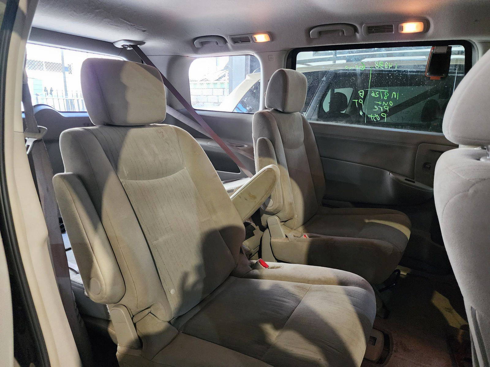 2015 NISSAN QUEST — 168185 Miles — Lot 40285354 — Al Quoz - Marhaba Auctions Used Cars - Image 7