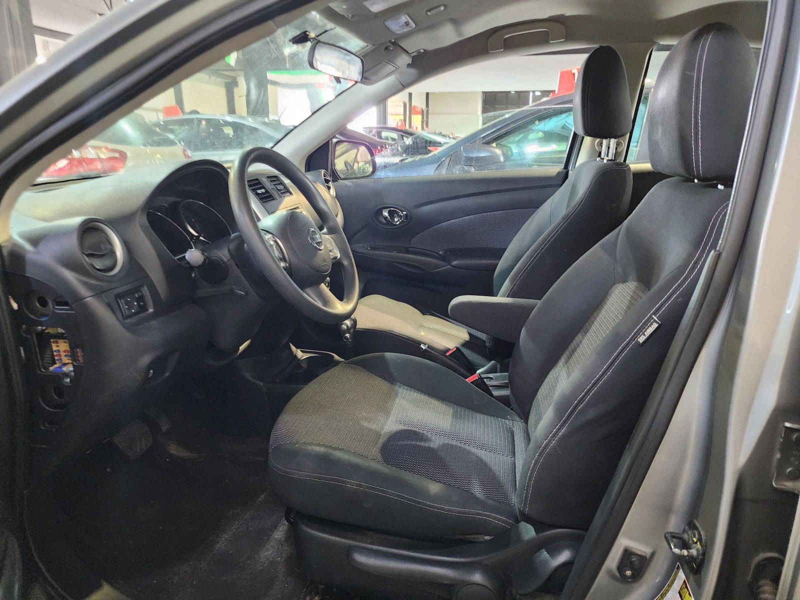 2014 NISSAN VERSA — 176212 KM — Lot 79535904 — Al Quoz - Marhaba Auctions Used Cars - Image 9