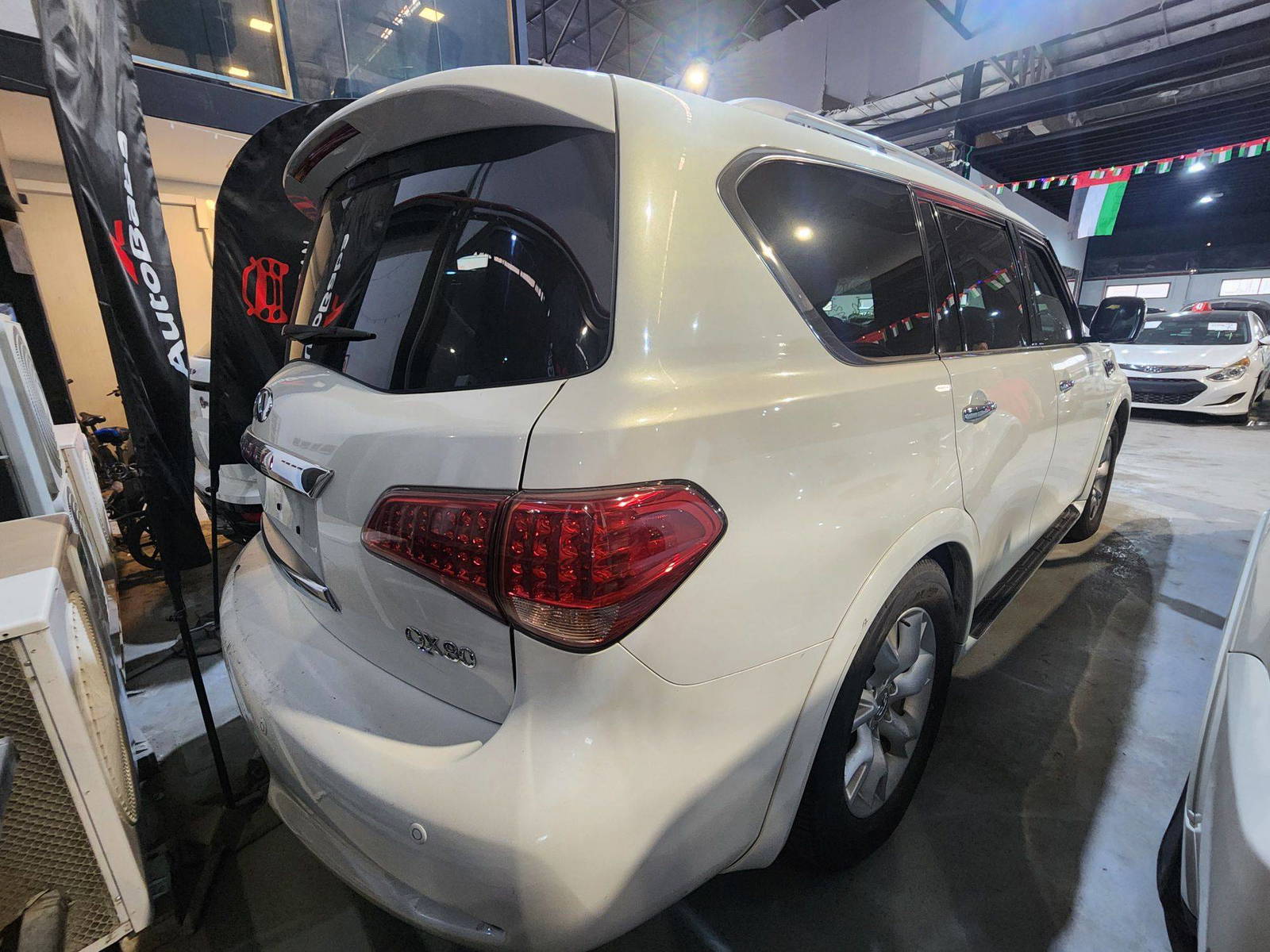 2014 INFINITI QX80 — 183312 Miles — Lot 43067639 — Ind. 12 - Marhaba Auctions Used Cars - Image 5