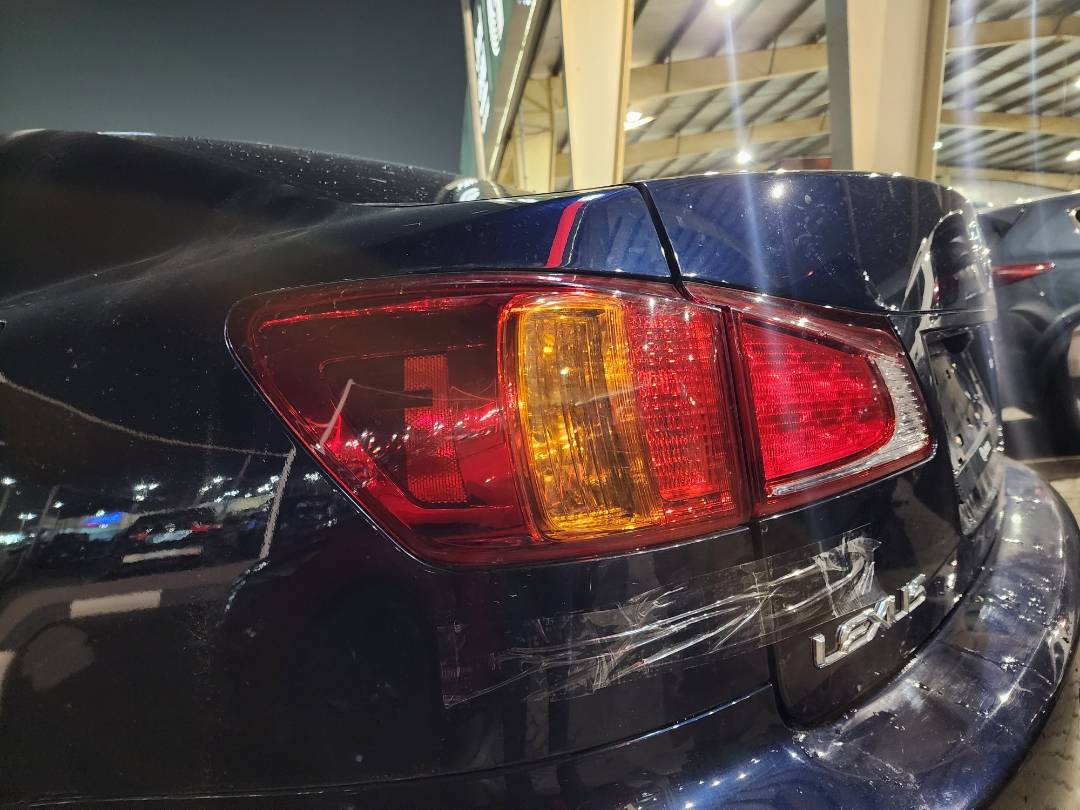 2006 LEXUS IS 250 — 275576 KM — Lot 10087 — Main - Marhaba Auctions Used Cars - Image 10
