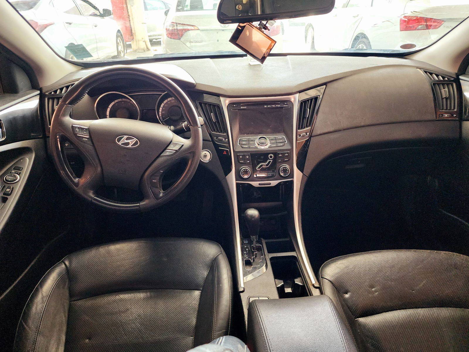 2010 HYUNDAI SONATA — 145370 KM — Lot 013750 — Souq - Marhaba Auctions Used Cars - Image 7