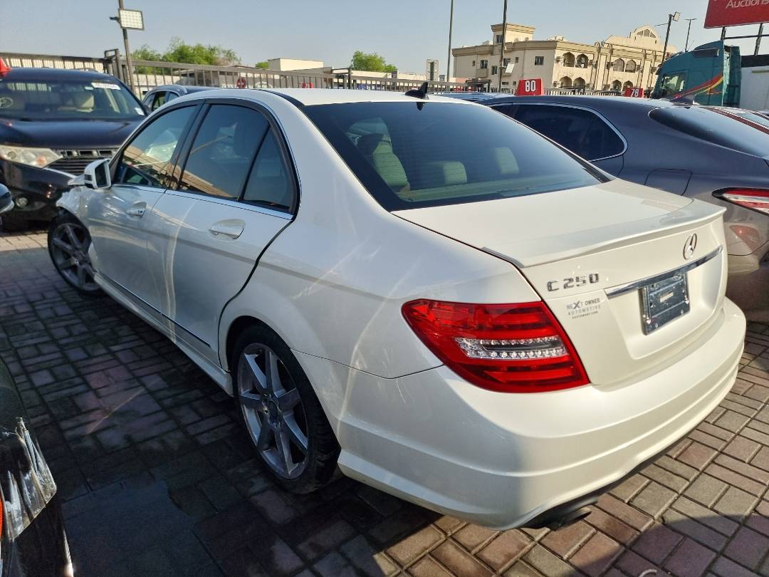 2013 MERCEDES BENZ C-250 — 125105 Miles — Lot 125487 — Souq - Marhaba Auctions Used Cars - Image 4