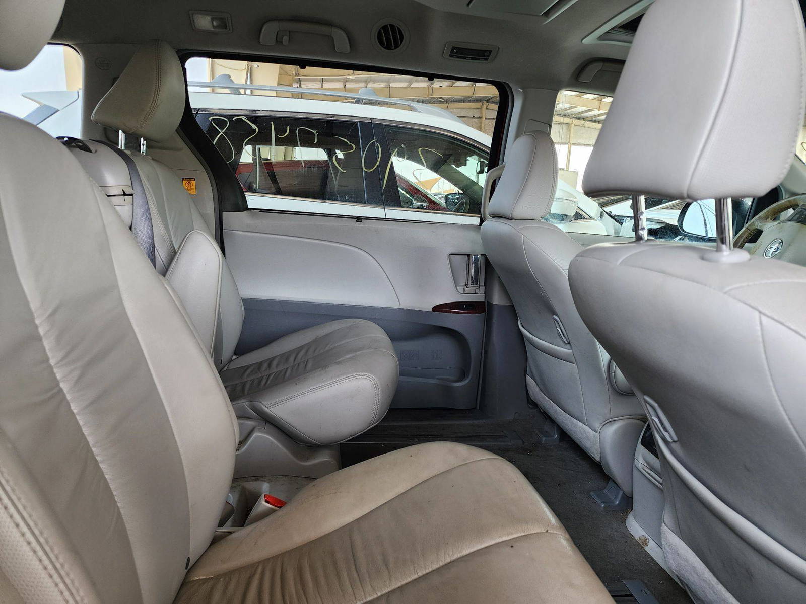2011 TOYOTA SIENNA — 259229 Miles — Lot 39057458 — Souq - Marhaba Auctions Used Cars - Image 4