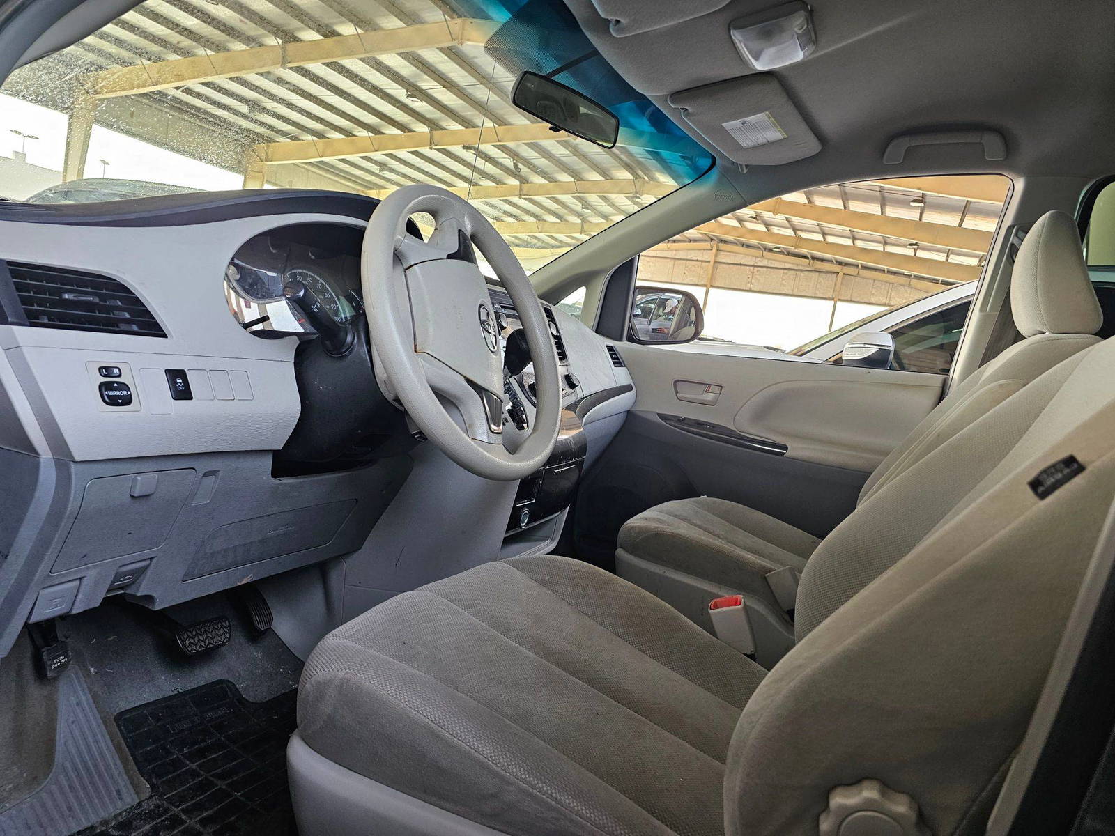 2013 TOYOTA SIENNA — 228661 Miles — Lot 403636 — Souq - Marhaba Auctions Used Cars - Image 8