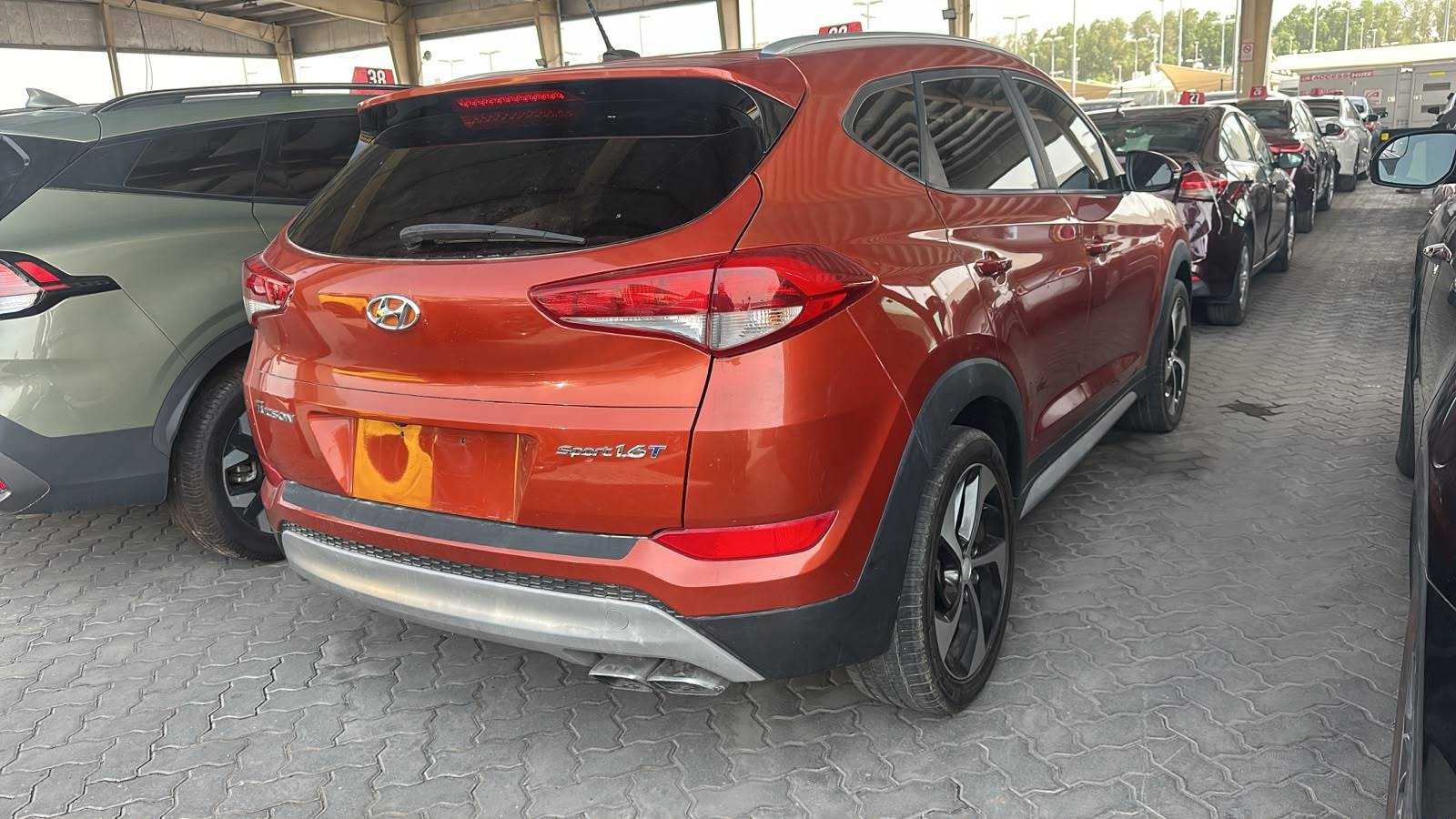 2017 HYUNDAI TUCSON — 118249 Miles — Lot 7HU429150 — Souq - Marhaba Auctions Used Cars - Image 5