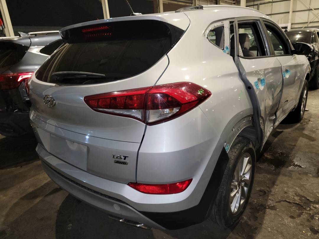 2017 HYUNDAI TUCSON — 79276 Miles — Lot 301585 - Marhaba Auctions Used Cars - Image 4