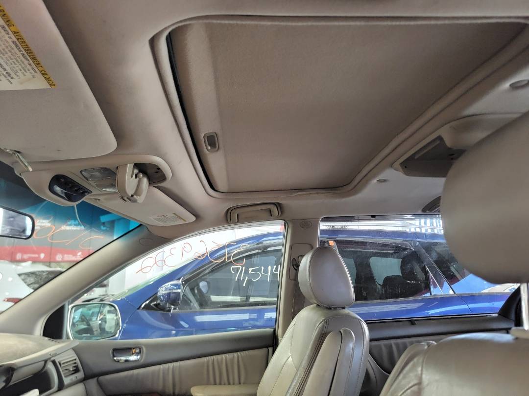 2004 TOYOTA SIENNA — 198527 Miles — Lot 37569322 - Marhaba Auctions Used Cars - Image 9
