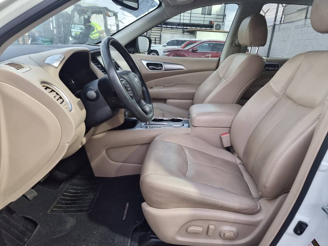 2017 NISSAN PATHFINDER — 156866 Miles — Lot 214578 — Souq - Marhaba Auctions Used Cars - Image 6