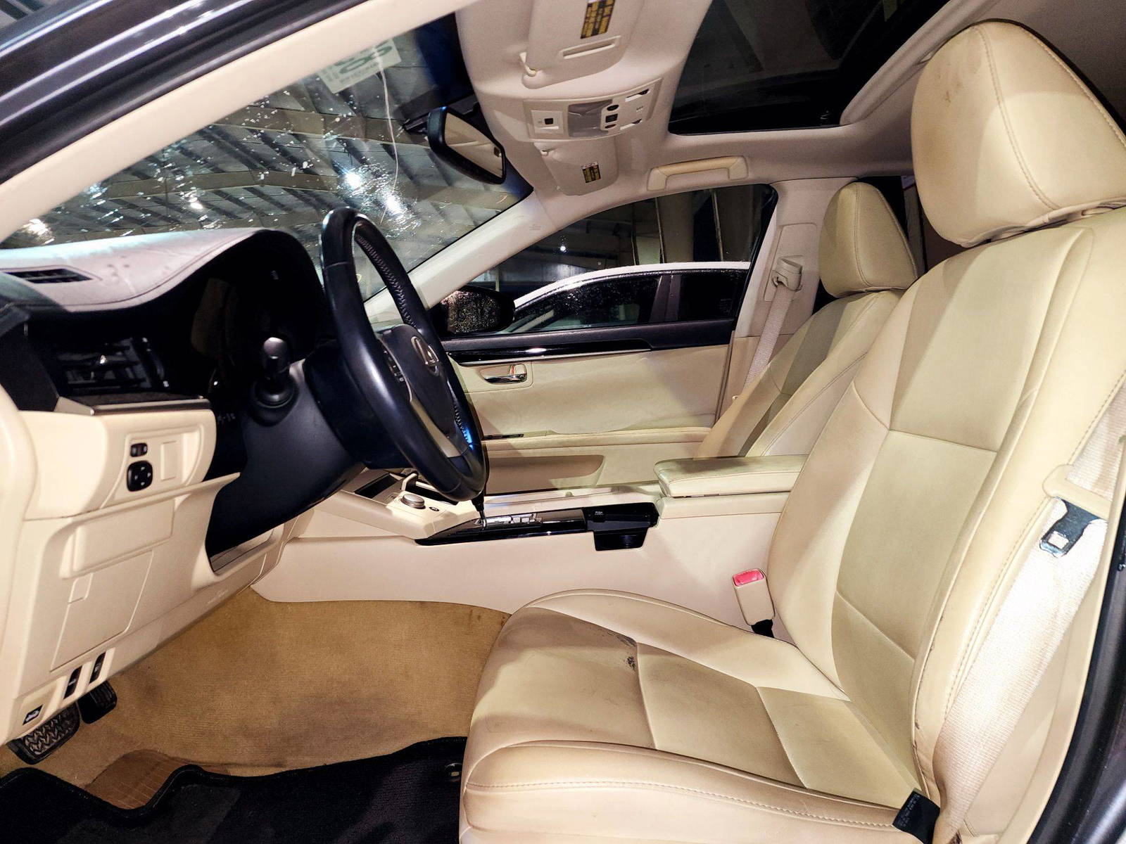 2013 LEXUS ES 350 — 148914 Miles — Lot 2078936 — Souq - Marhaba Auctions Used Cars - Image 9
