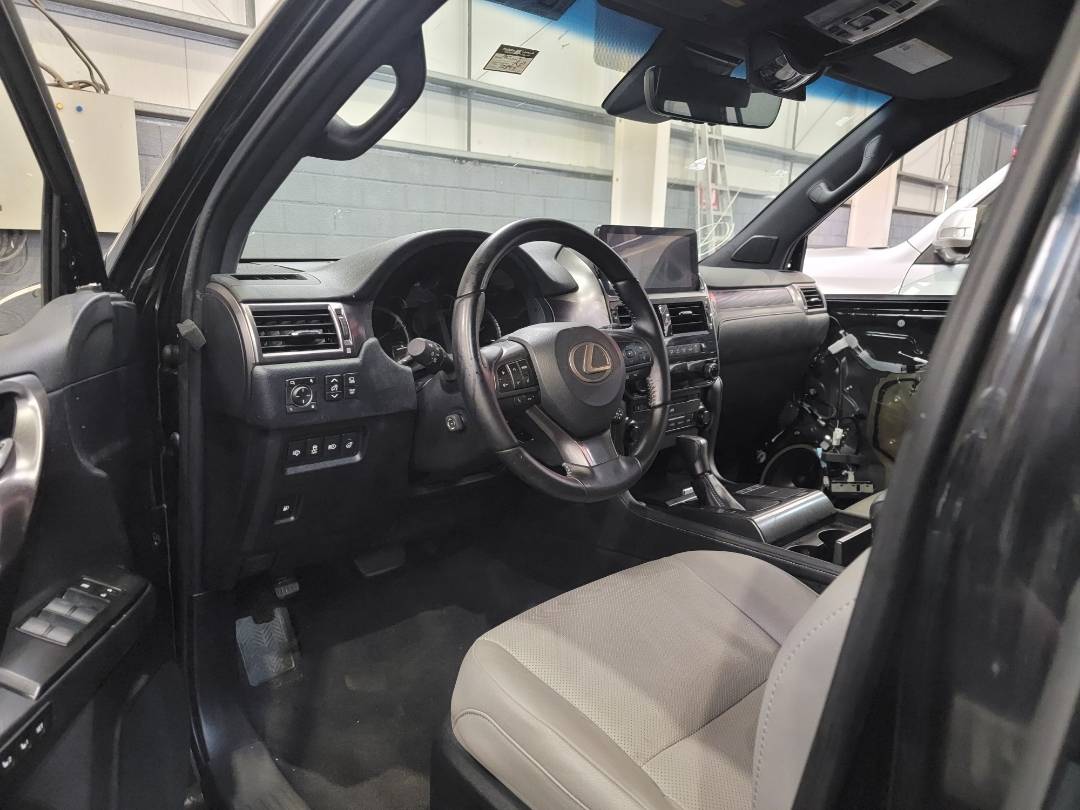 2023 LEXUS GX 460 — 12 897 Miles — Lot 47334 — Main - Marhaba Auctions Used Cars - Image 8