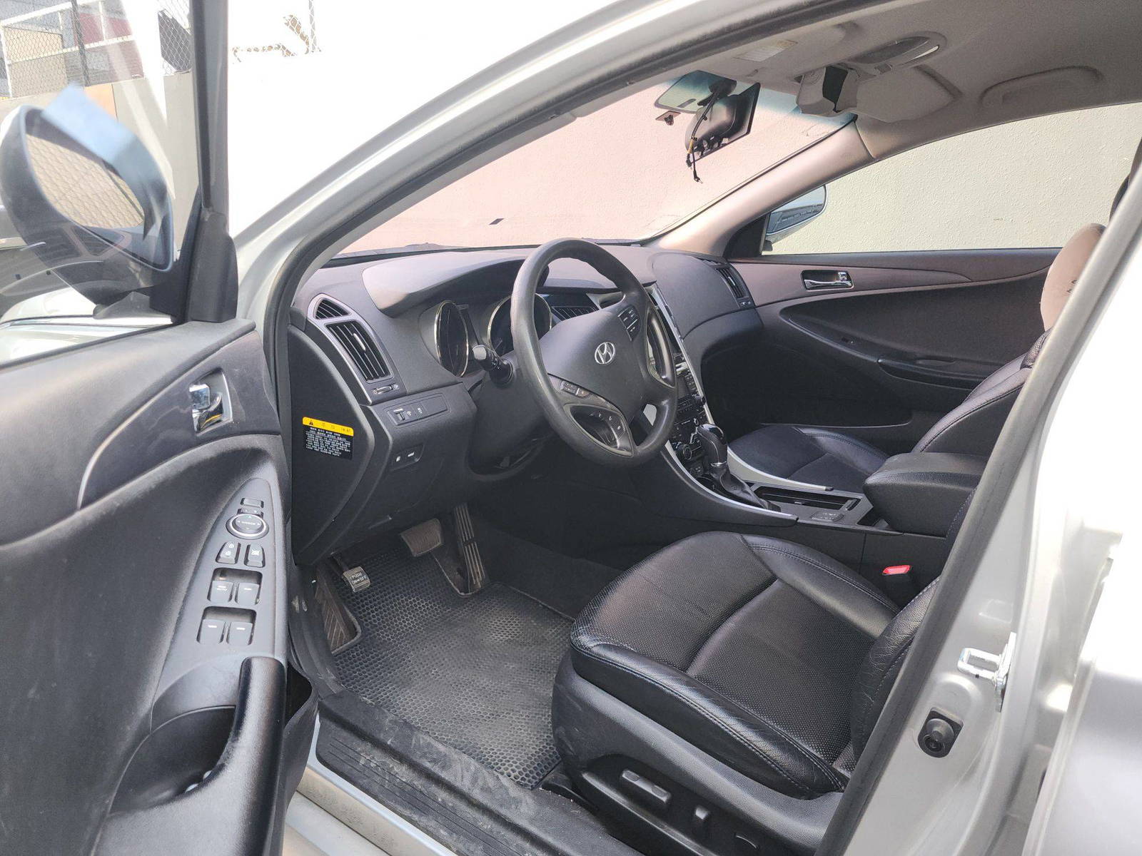 2012 HYUNDAI SONATA — 169252 KM — Lot CA028459 — Al Quoz - Marhaba Auctions Used Cars - Image 9