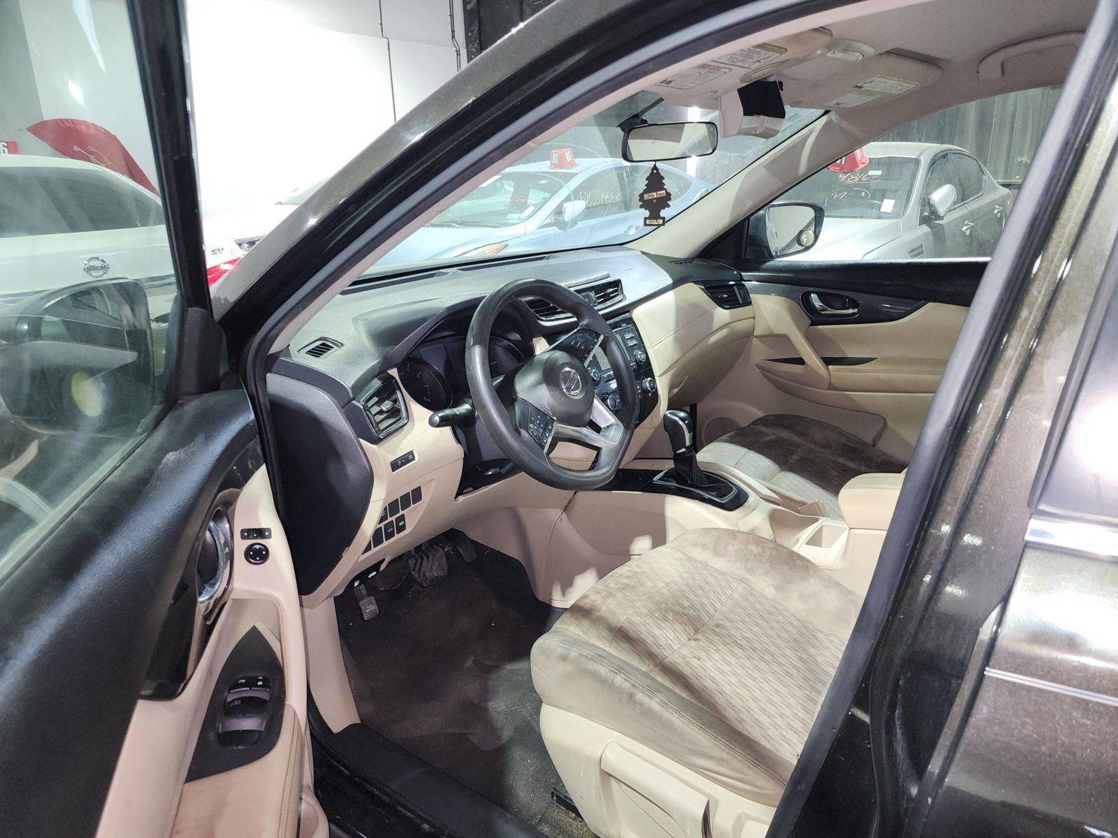 2017 NISSAN ROGUE — 176627 Miles — Lot 525256 — Al Quoz - Marhaba Auctions Used Cars - Image 9