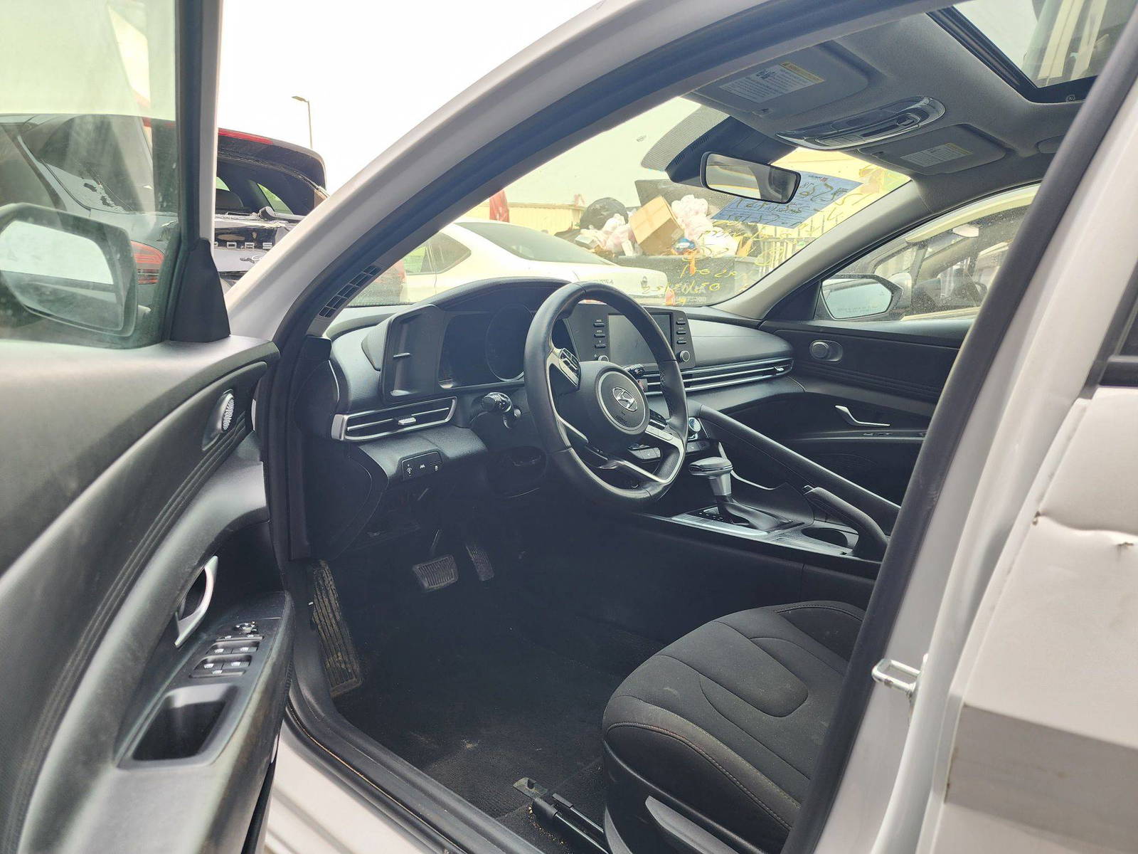 2022 HYUNDAI ELANTRA — 56186 KM — Lot 227434 — Souq - Marhaba Auctions Used Cars - Image 9
